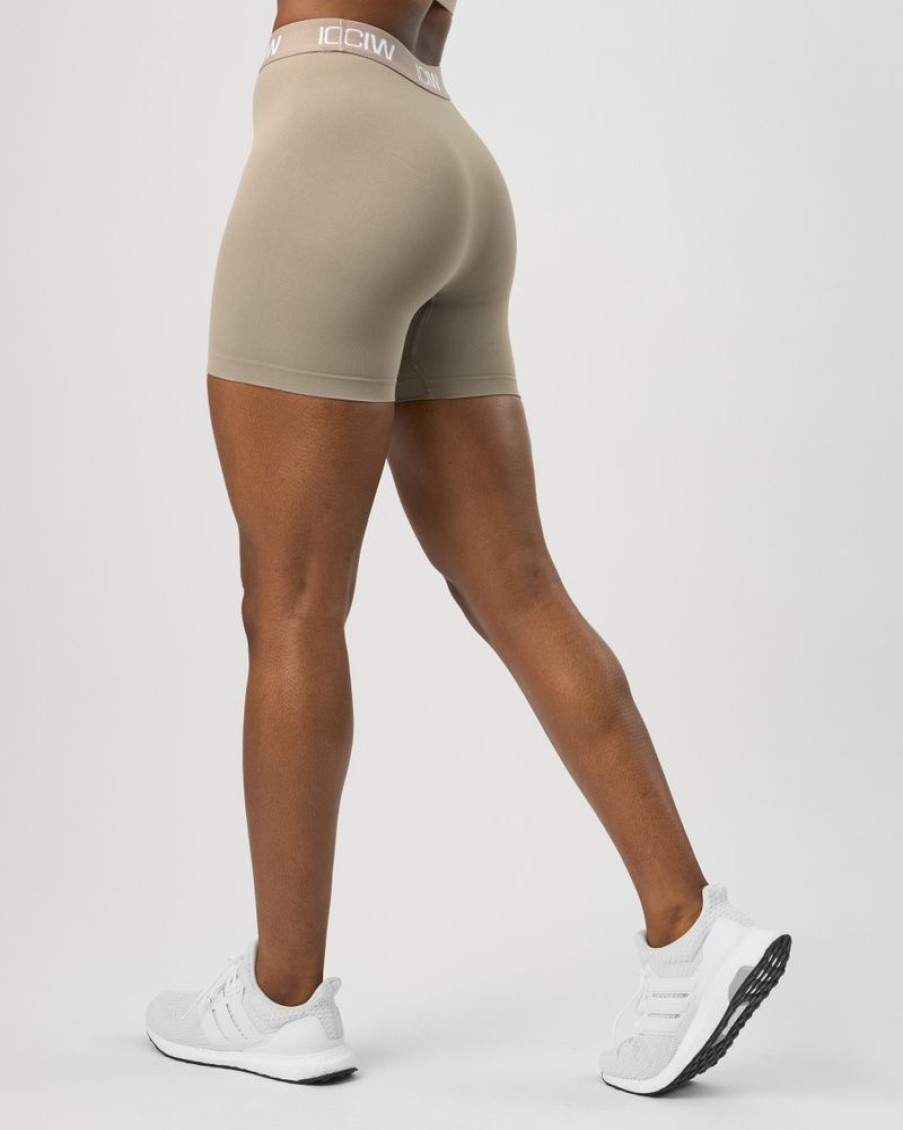 Dame ICIW Seamless | Define Seamless Logo Shorts Taupe